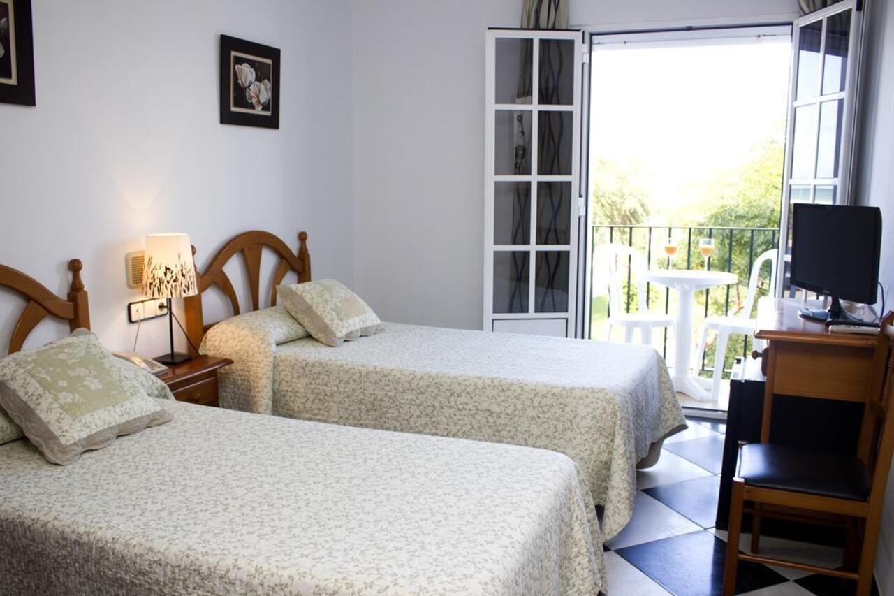 Hotel Oasis Conil De La Frontera Bagian luar foto