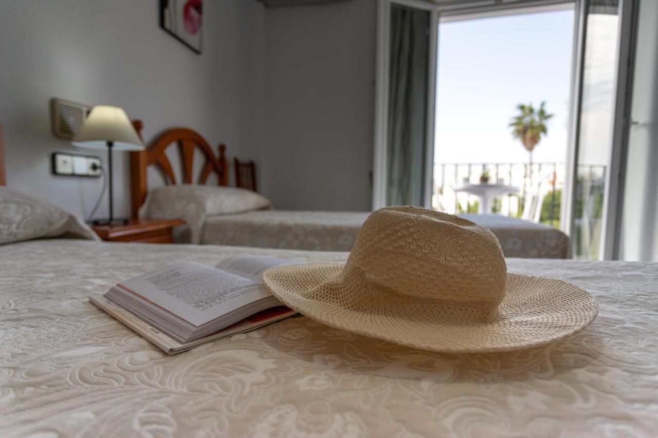 Hotel Oasis Conil De La Frontera Bagian luar foto