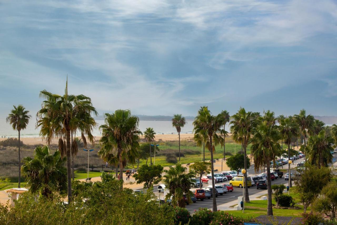 Hotel Oasis Conil De La Frontera Bagian luar foto
