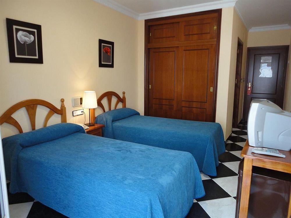 Hotel Oasis Conil De La Frontera Bagian luar foto