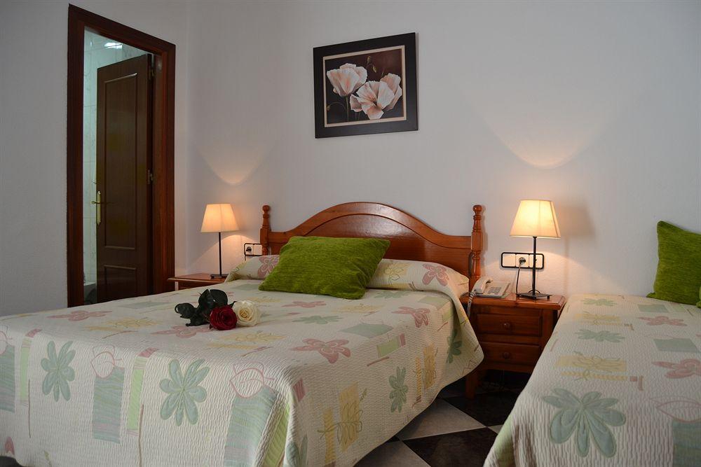 Hotel Oasis Conil De La Frontera Bagian luar foto