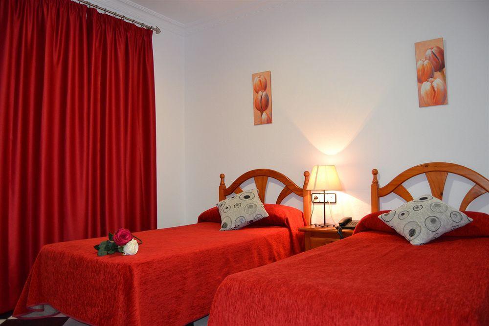Hotel Oasis Conil De La Frontera Bagian luar foto