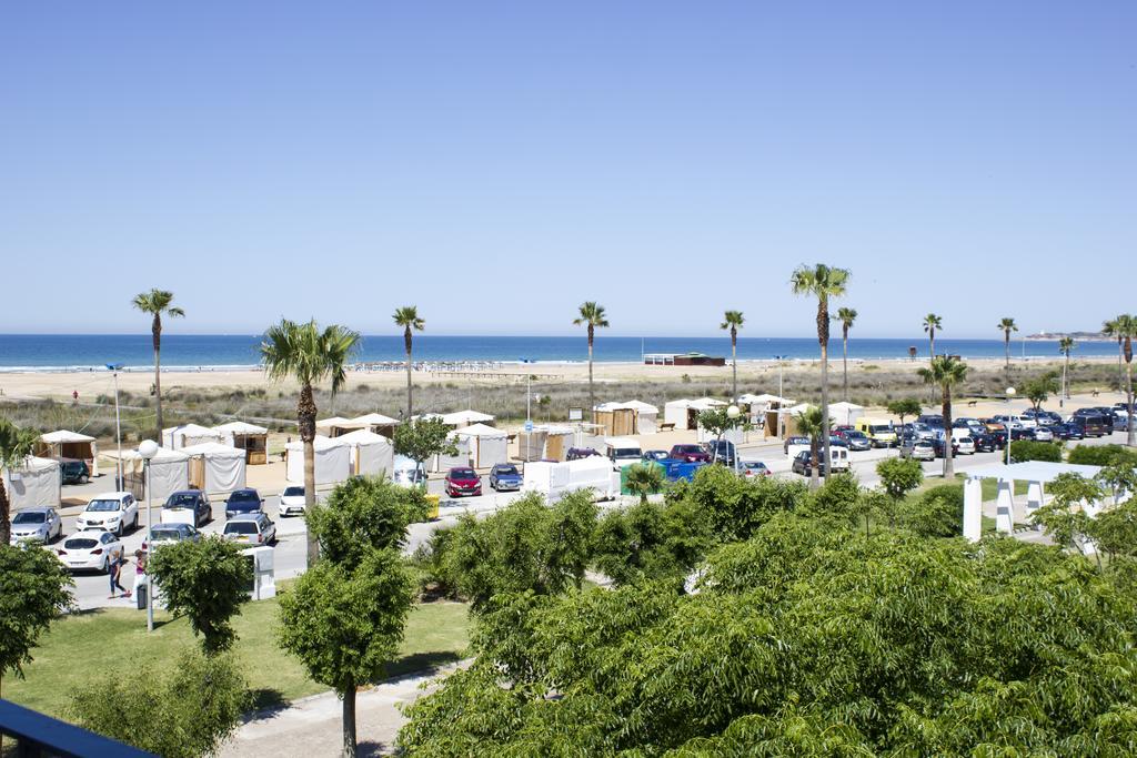 Hotel Oasis Conil De La Frontera Bagian luar foto