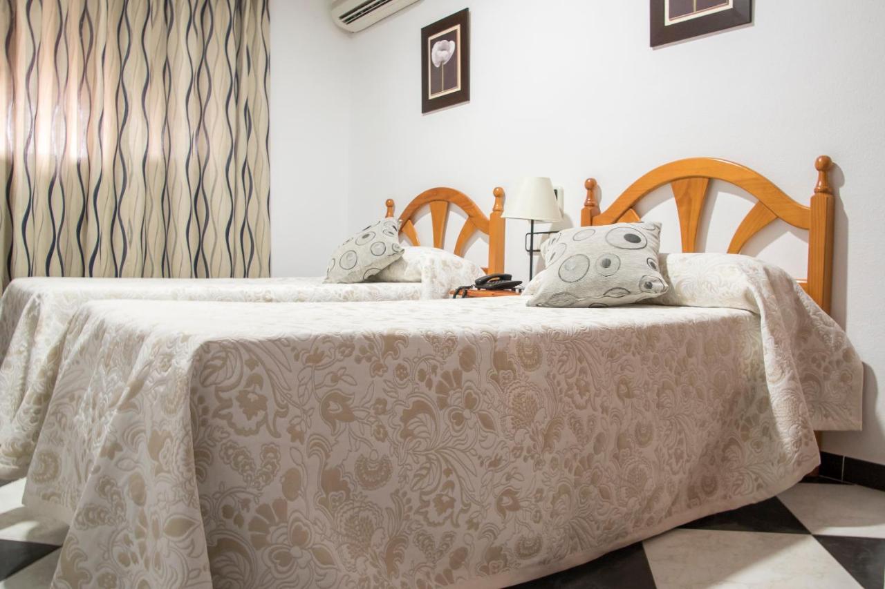 Hotel Oasis Conil De La Frontera Bagian luar foto