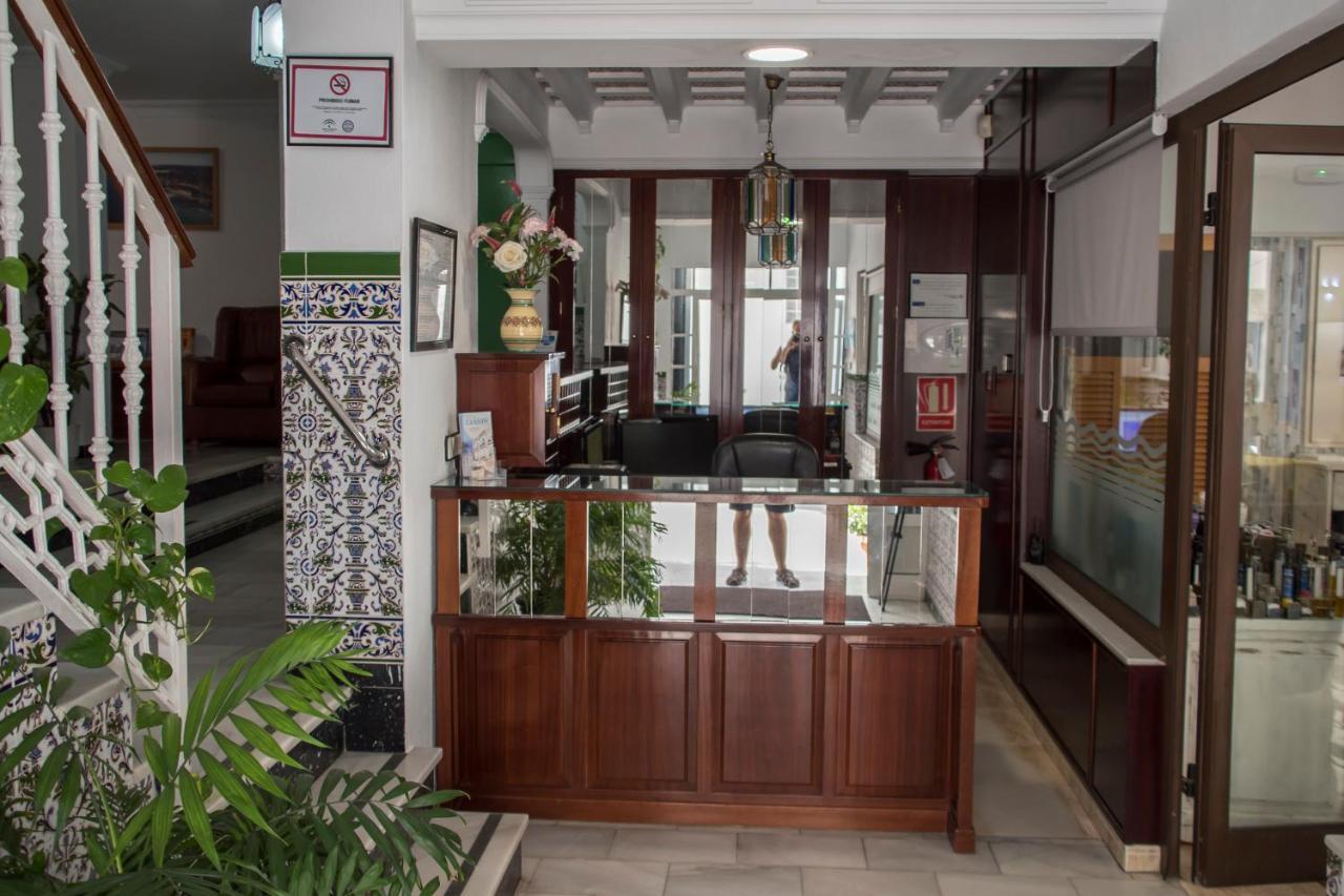 Hotel Oasis Conil De La Frontera Bagian luar foto